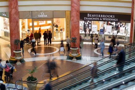 ernest jones trafford centre